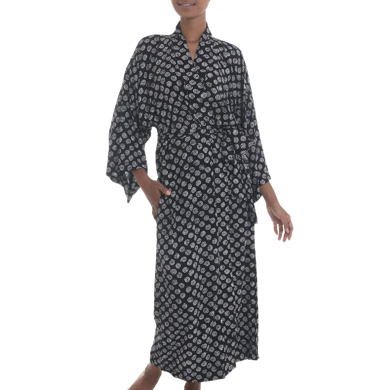 a-thousand-swirls-black-white-rayon-robe