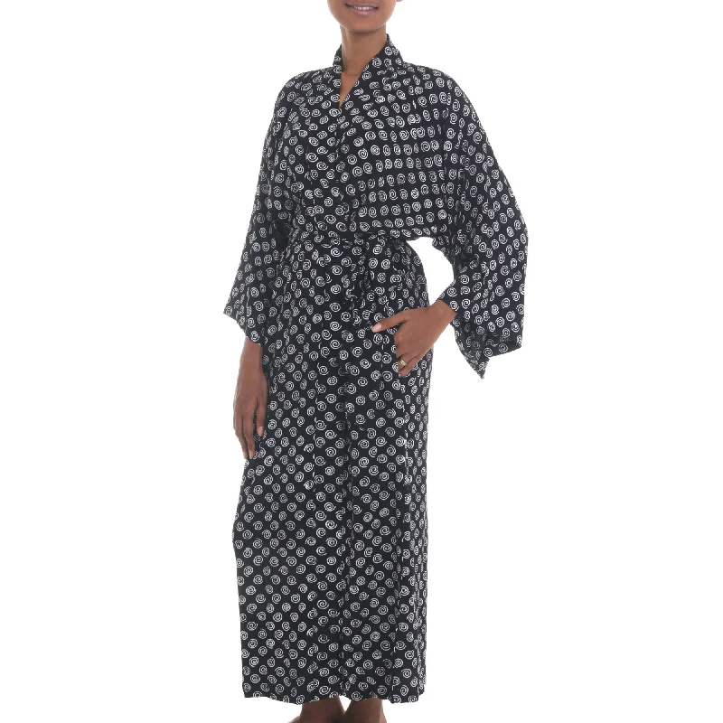 a-thousand-swirls-black-white-rayon-robe