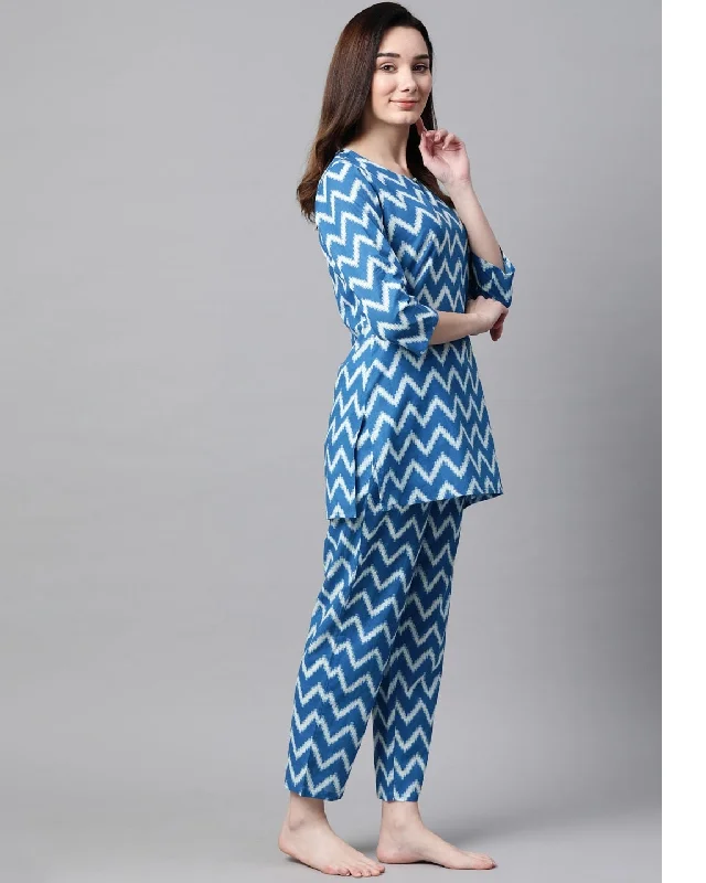 meeranshi-womens-turquoise-blue-white-graphic-printed-night-suit