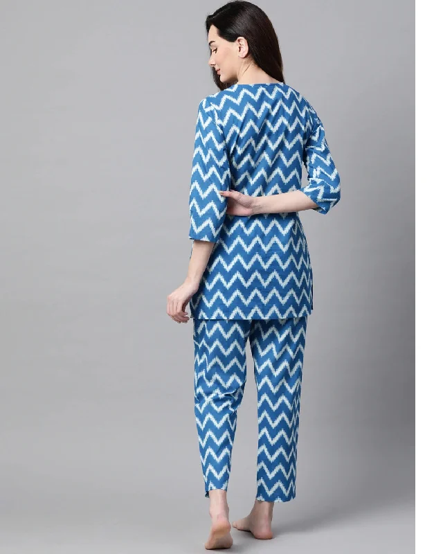 meeranshi-womens-turquoise-blue-white-graphic-printed-night-suit