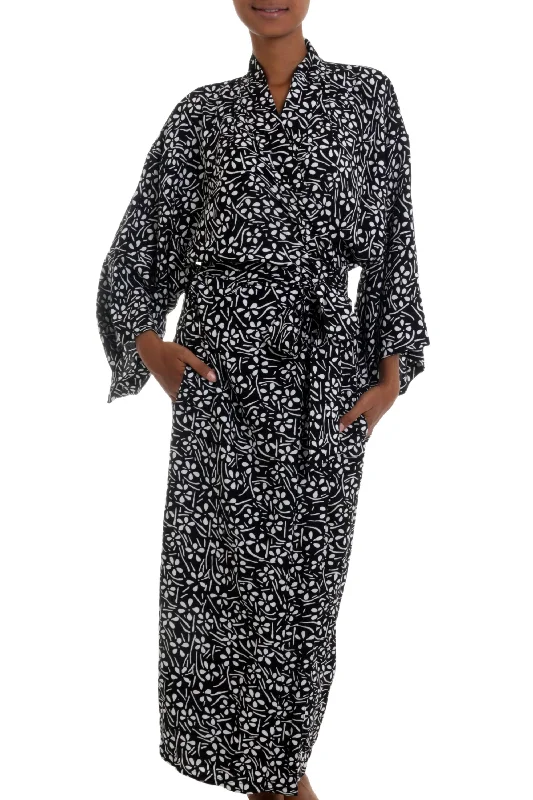 simple-luxury-black-and-white-floral-rayon-robe-from-indonesia-artisan