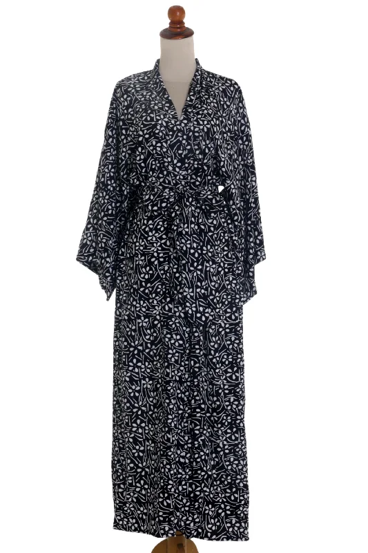 simple-luxury-black-and-white-floral-rayon-robe-from-indonesia-artisan