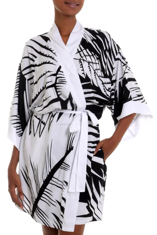 white-tiger-short-black-and-white-tiger-stripe-print-rayon-wrap-robe