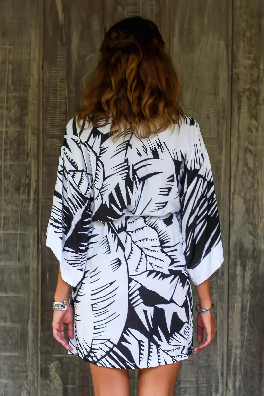 white-tiger-short-black-and-white-tiger-stripe-print-rayon-wrap-robe