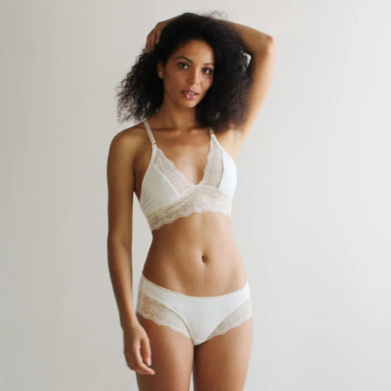 Organic Cotton Panties with Lace Trim