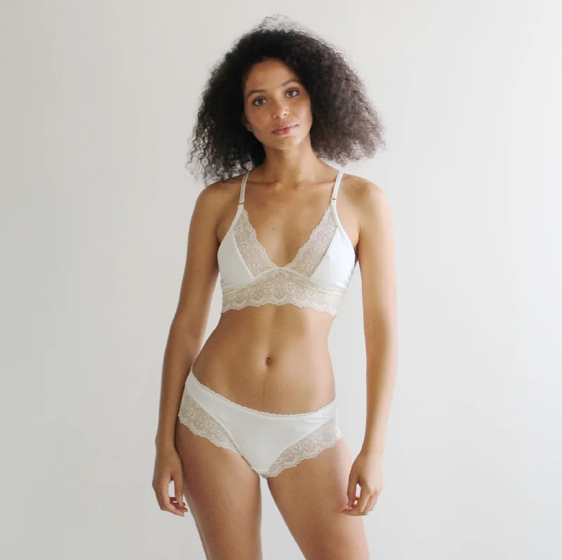 Organic Cotton Panties with Lace Trim