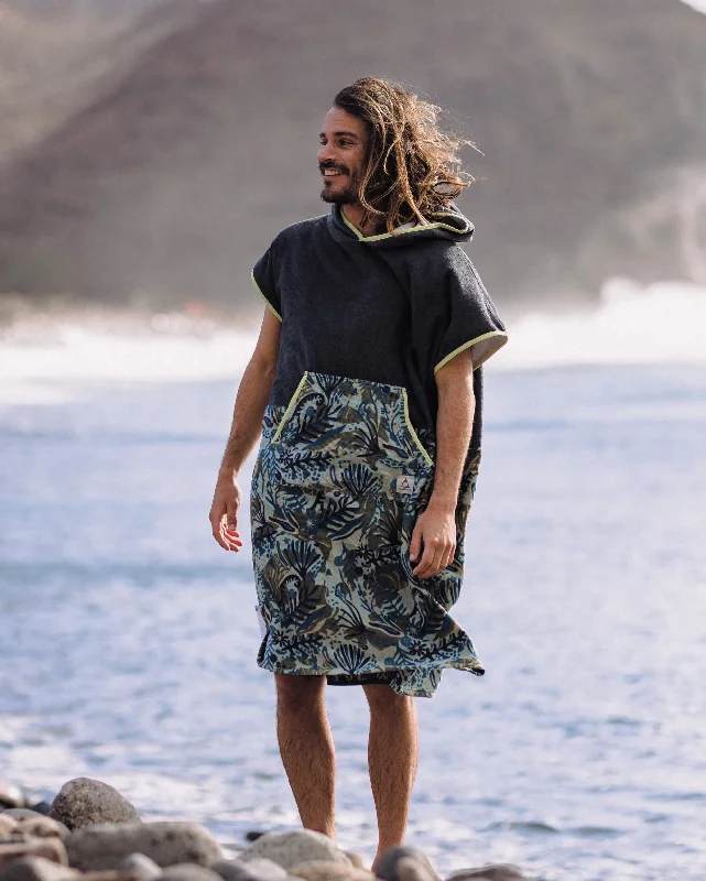 Tulum Recycled Towel Poncho - Charcoal/Abstract Seaweed