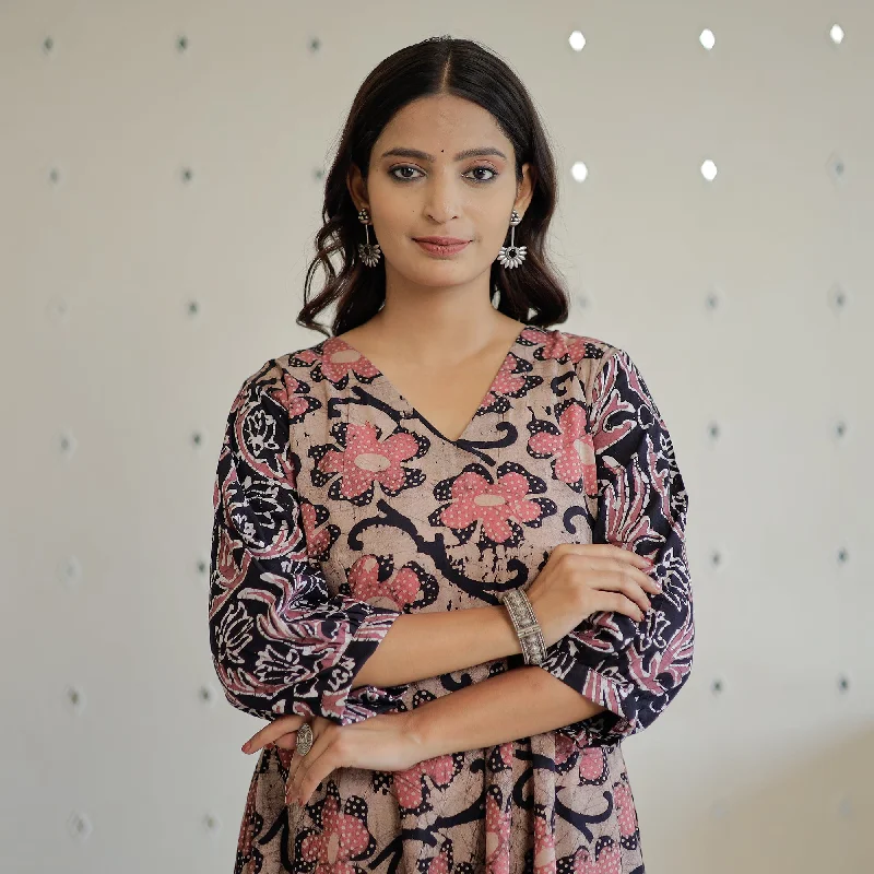 Laid-back-stylishBrown - Hand Batik Printed Cotton Flared Dress 06