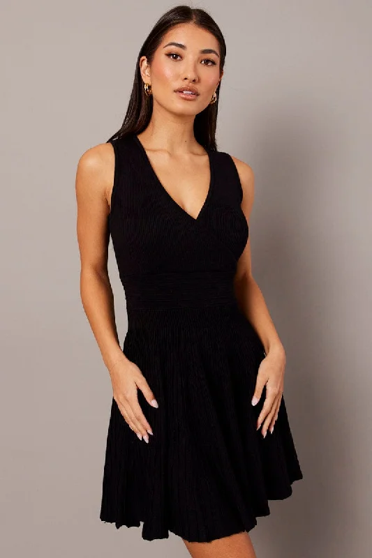 Hepburn-esqueBlack Knit Dress Sleeveless Fit and Flare