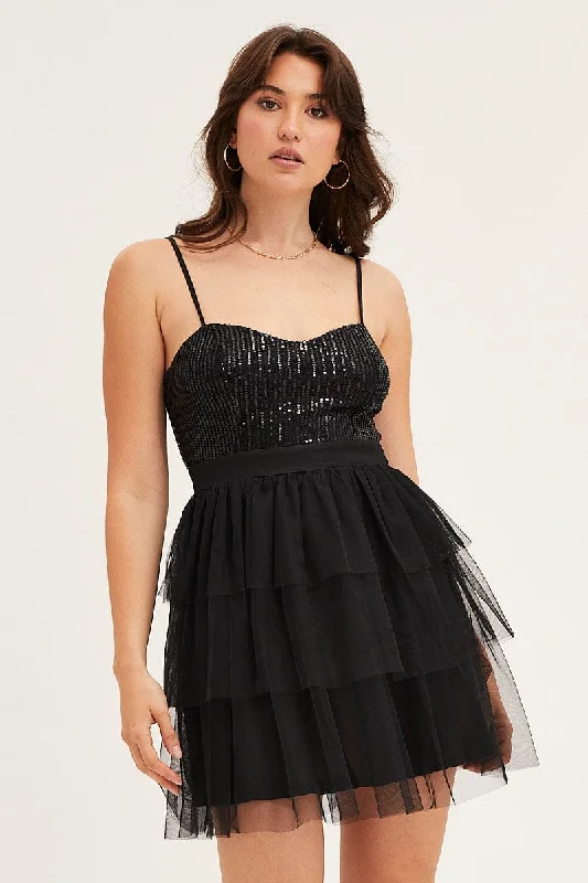 NostalgicBlack Skater Dress Sweet Heart Neck Lace
