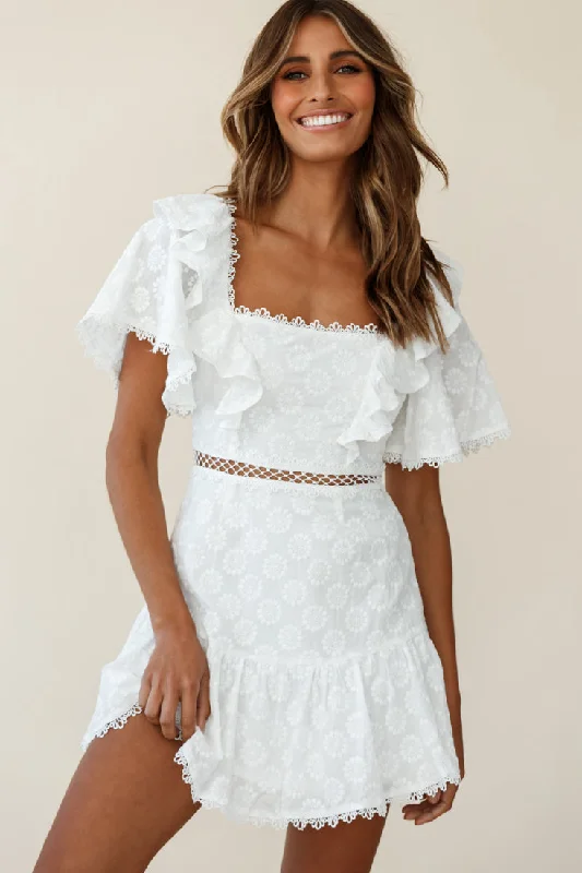VogueHow Romantic Flounce Sleeve Lace-Up Back Dress Floral Embossed White