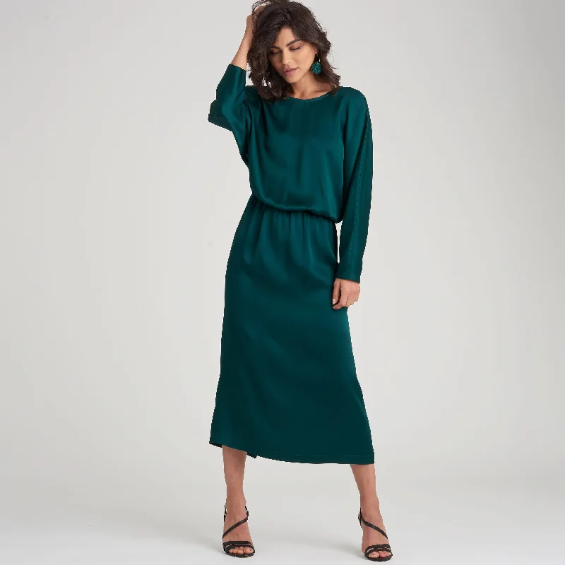 Sleek-tailoredSimplicity Sewing Pattern 9010 Dresses with Length Variation