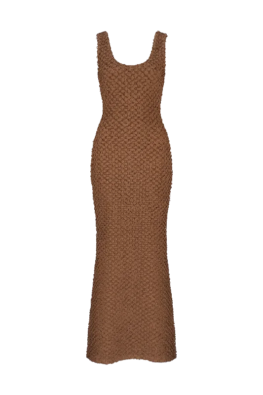 Multi-pocket-styleCURAAE Quinn Textured Mermaid Flared Tank Maxi Dress In Coco