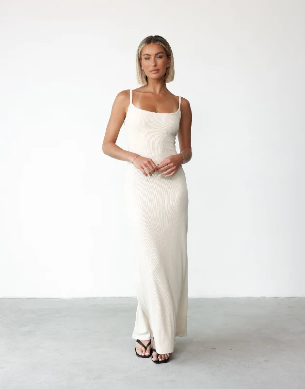 Sophisticated-cleanHelia Maxi Dress (Oat)