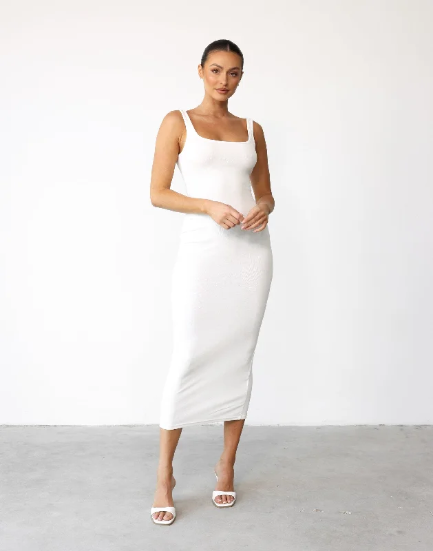 RegalLenika Maxi Dress (White)