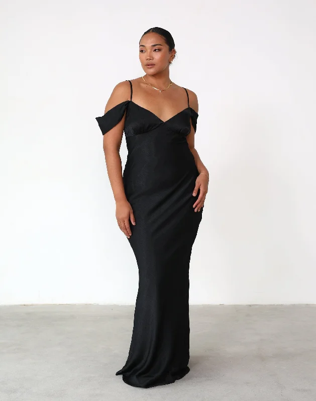 StrikingLily Maxi Dress (Black)
