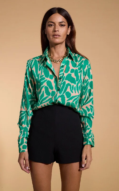 Graceful movementNevada Shirt In Zebro Green on Peach