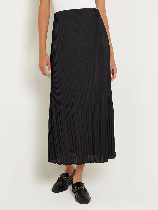 Pared-down stylePleated Crepe de Chine Maxi Skirt