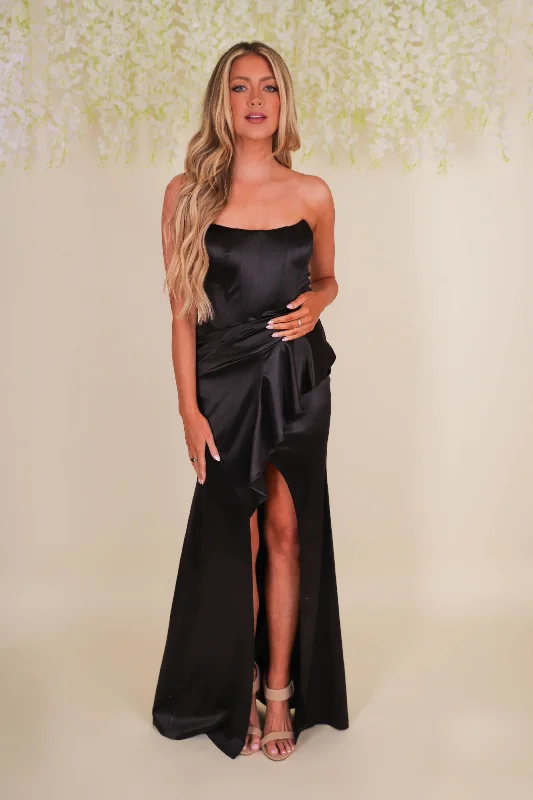Sneakers-approvedA Night Of Elegance Maxi Dress