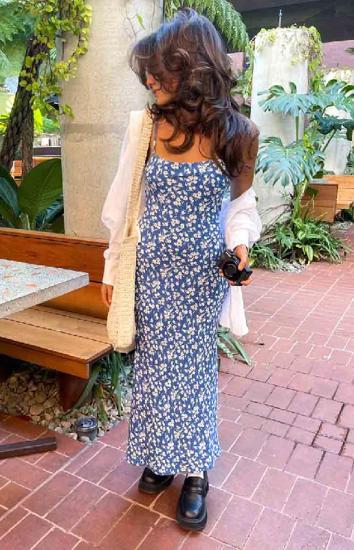 SophisticatedDelphine Blue Floral Midi Dress