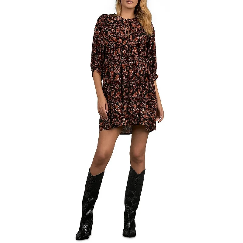 Understated eleganceElan Womens Floral Mini Shift Dress