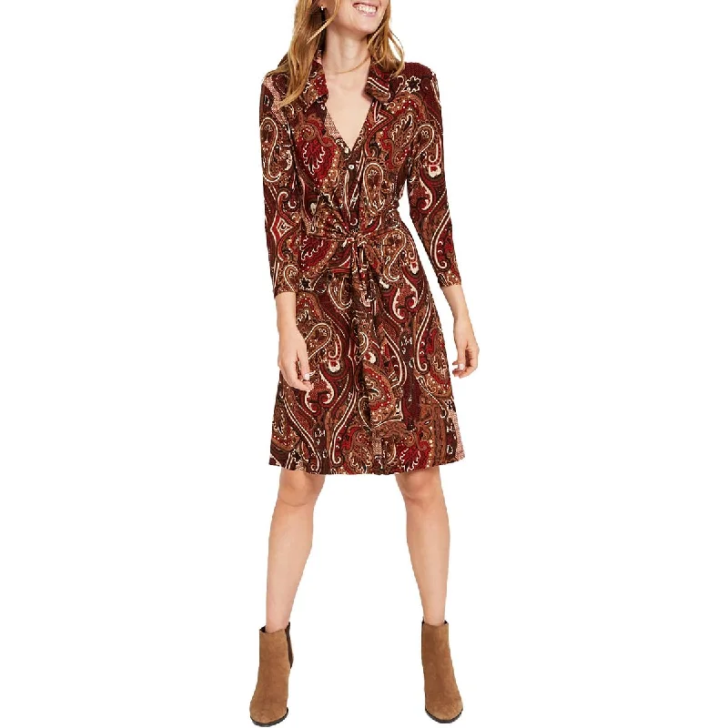 Alluring silhouetteTommy Hilfiger Womens Matte Jersey Paisley Shirtdress