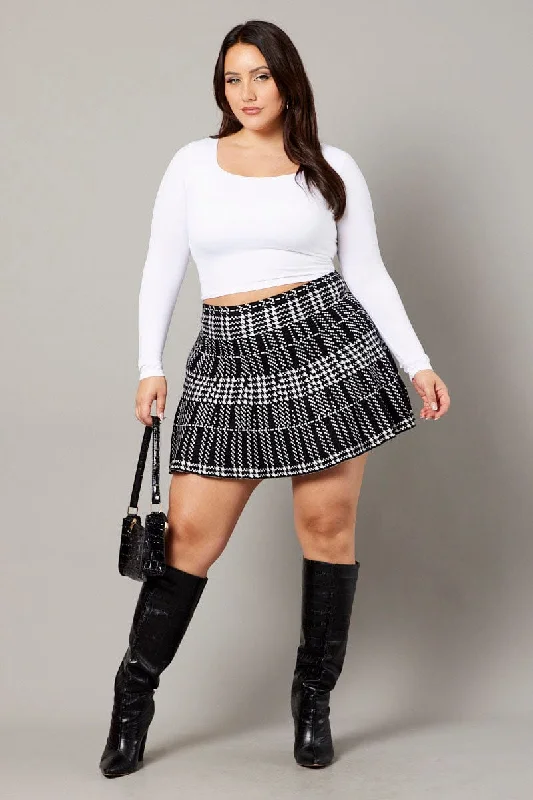 Poolside perfectionBlack Check Knit Flare Mini Skirt