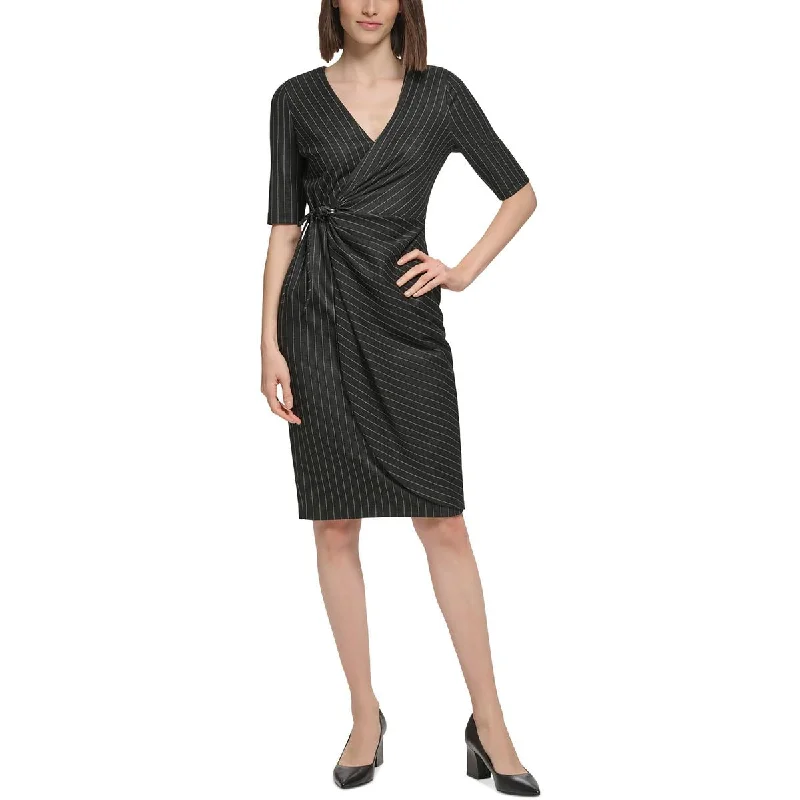 Sporty-streetCalvin Klein Womens Pinstripe  Sheath Dress