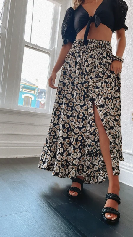 Muted-tonesFloral Smock Waist Tiered Flared Maxi Skirt, Black