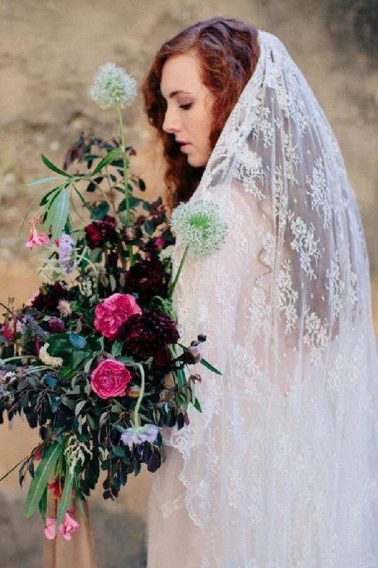 Ultra-feminineAll Over Lace Unique Mantilla Church Bridal Veils WV19