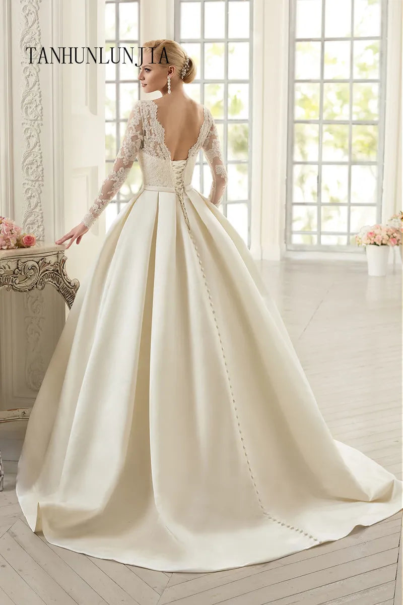 Workwear-inspiredWedding Dresses with Pockets O-neck Long Sleeves  Lace Wedding Dress