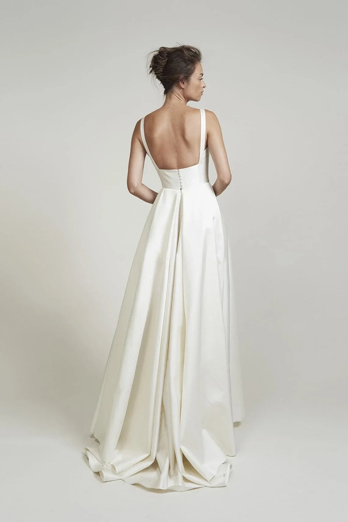 TimelessSimple Wedding Dresses With Pockets Long Satin Spaghetti Straps Sweep